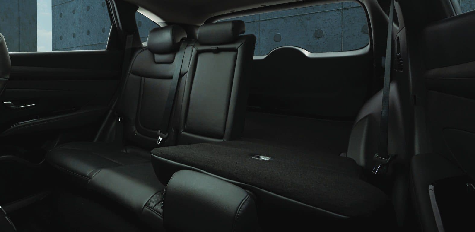Hyundai Tucson Hybrid interior 1